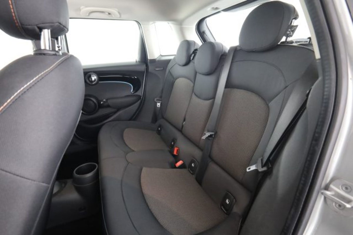 MINI Mini 1.5 Cooper Classic 5 porte (3)