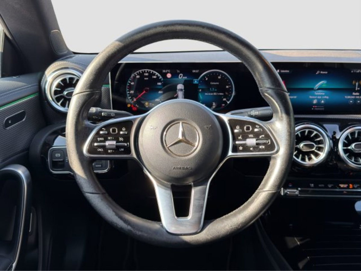 Mercedes-Benz CLA Shooting Brake 200 d Automatic Shooting Brake Executive (13)