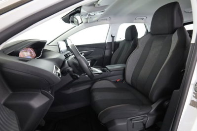 Peugeot 3008 BlueHDi 130 S&S Active (2)