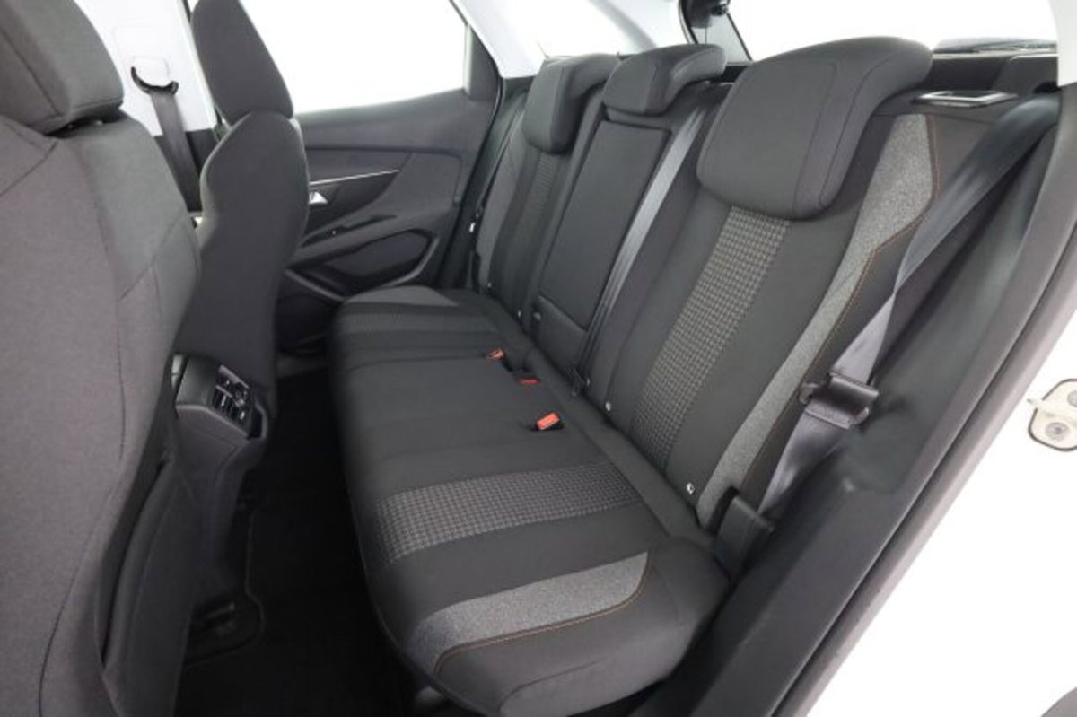 Peugeot 3008 BlueHDi 130 S&S Active (3)