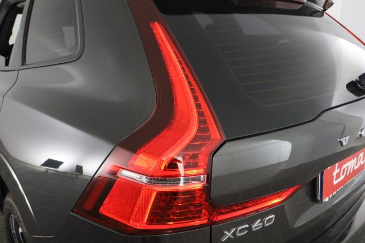 Volvo XC60 B4 (d) AWD Geartronic Business Plus (10)