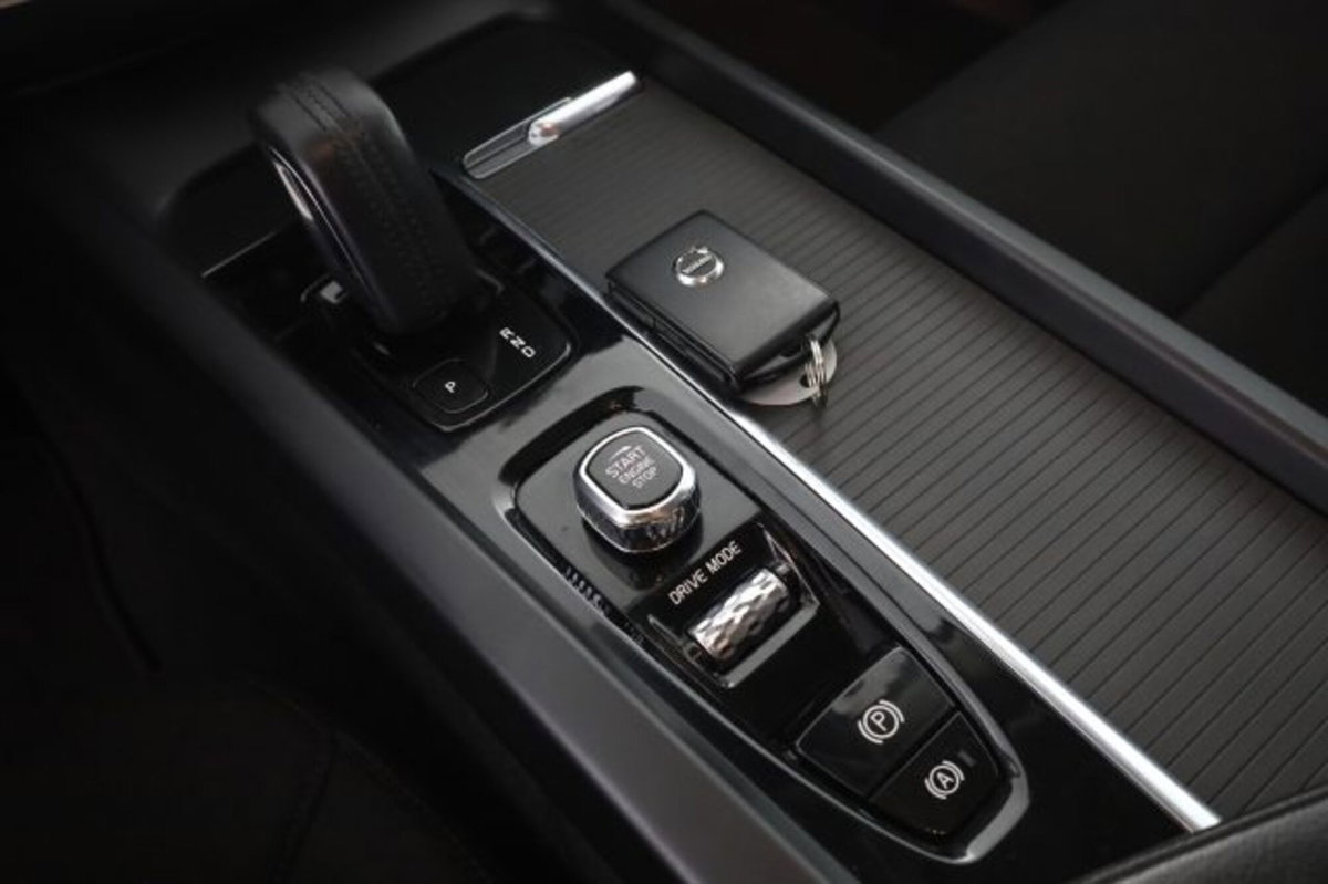 Volvo XC60 B4 (d) AWD Geartronic Business Plus (13)