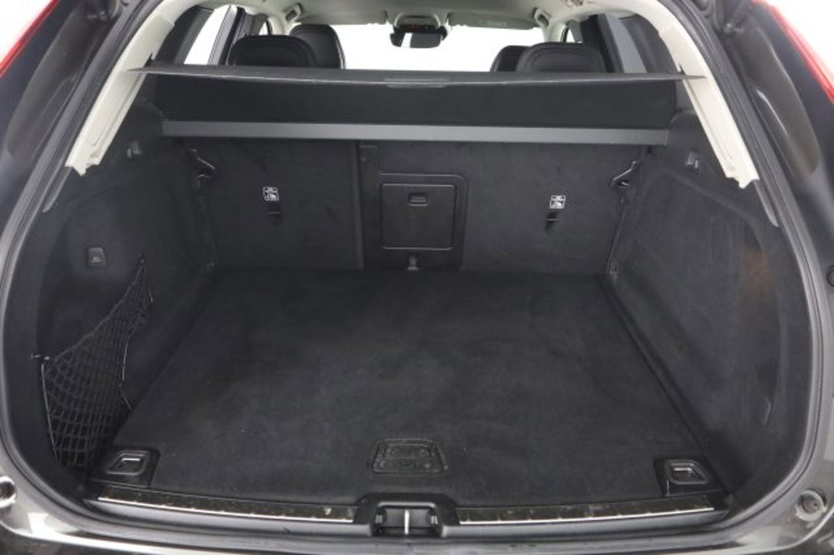 Volvo XC60 B4 (d) AWD Geartronic Business Plus (6)