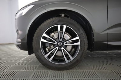 Volvo XC60 B4 (d) AWD Geartronic Business Plus (8)