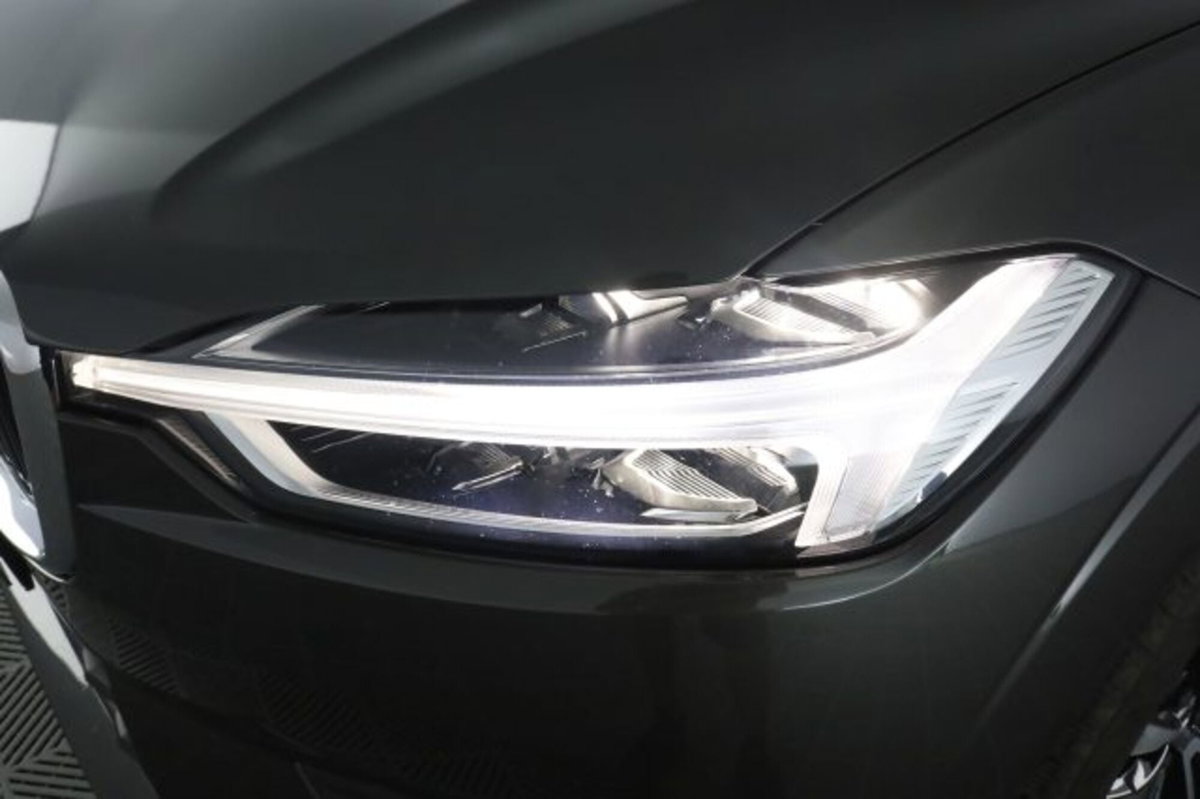 Volvo XC60 B4 (d) AWD Geartronic Business Plus (9)
