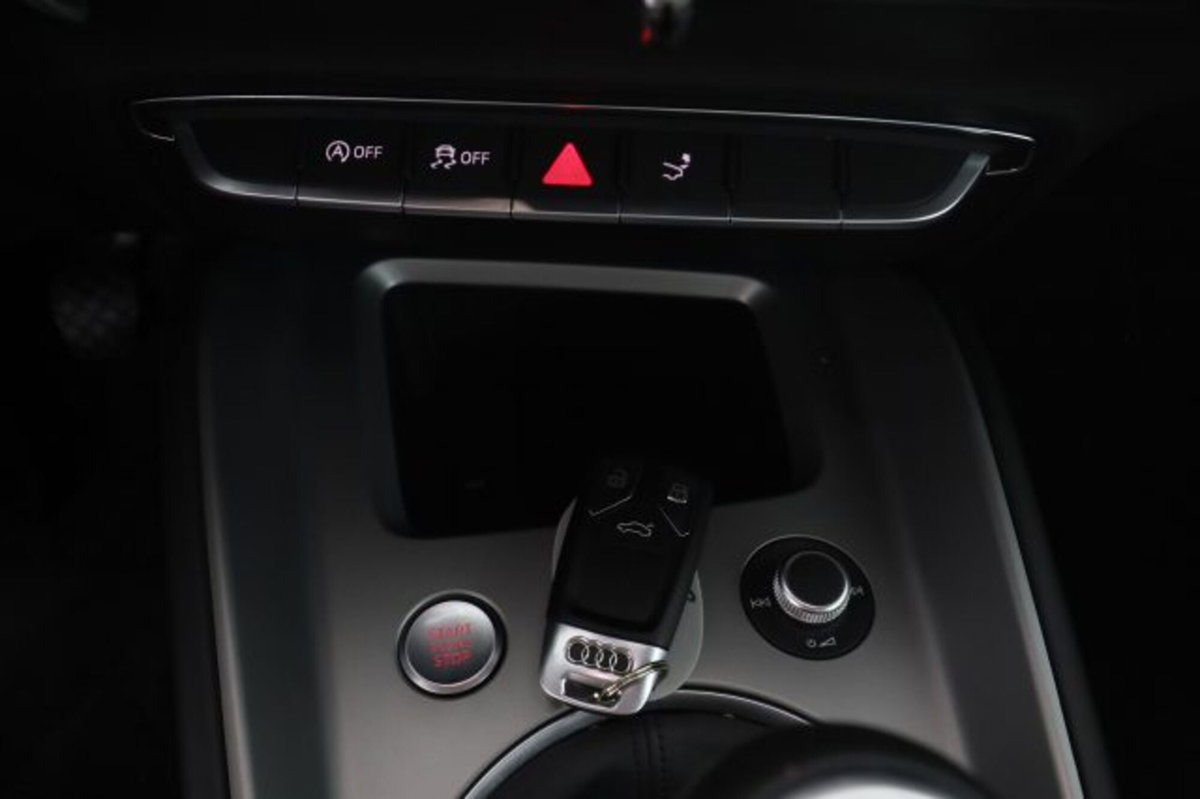 Audi TT Coupé 1.8 TFSI (11)