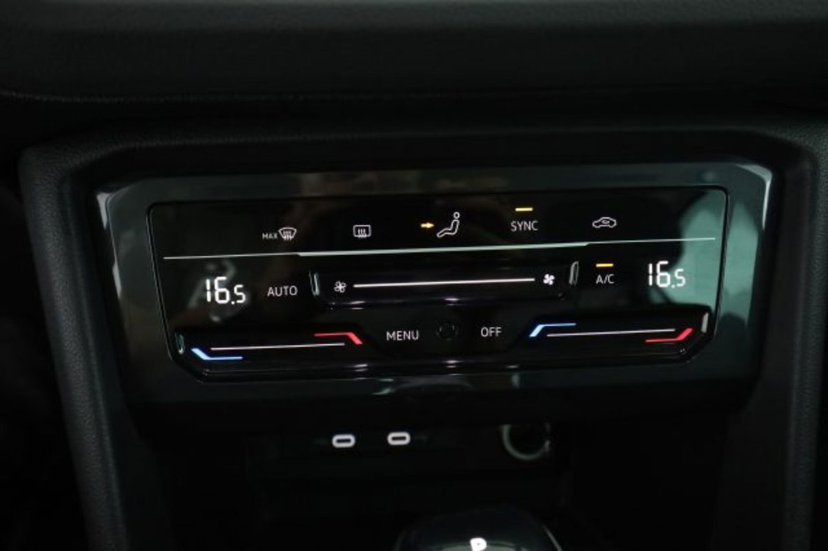 Volkswagen Tiguan 2.0 TDI 150 CV SCR DSG 4MOTION Life (12)