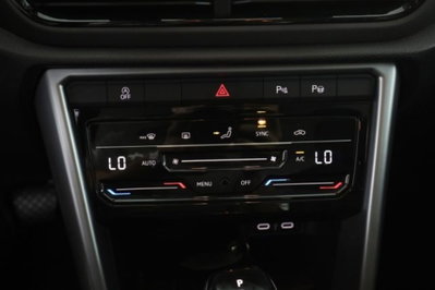 Volkswagen T-Roc 1.5 tsi Life dsg (12)