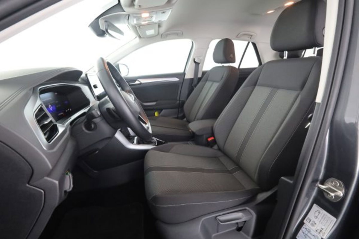 Volkswagen T-Roc 1.5 tsi Life dsg (2)