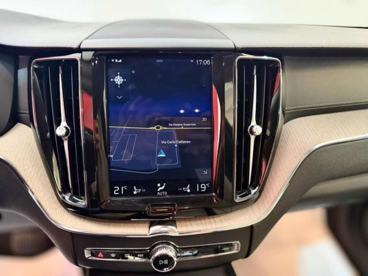 Volvo XC60 D5 AWD Geartronic Inscription (15)