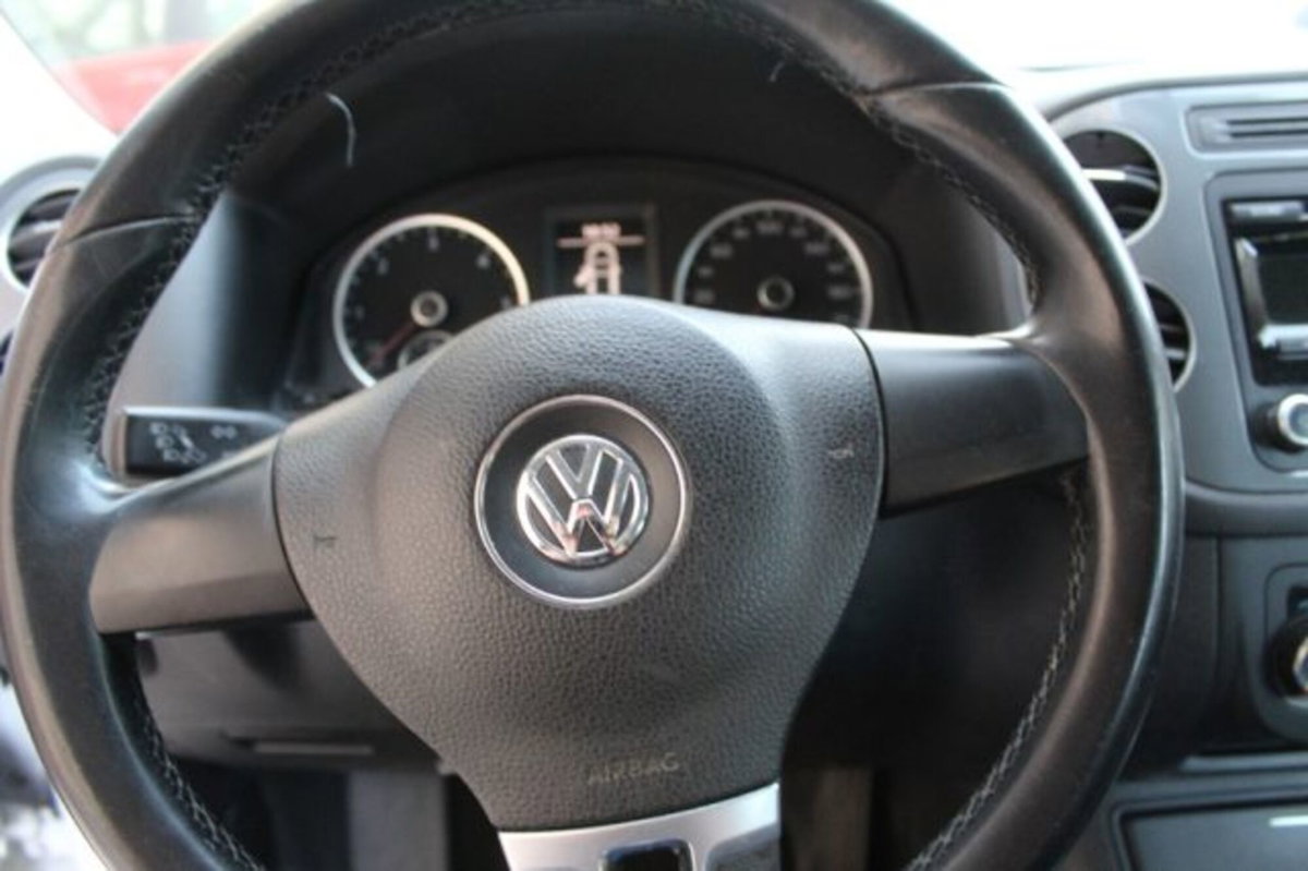 Volkswagen Tiguan 2.0 TDI 110 CV Sport & Style BlueMotion Technology (10)