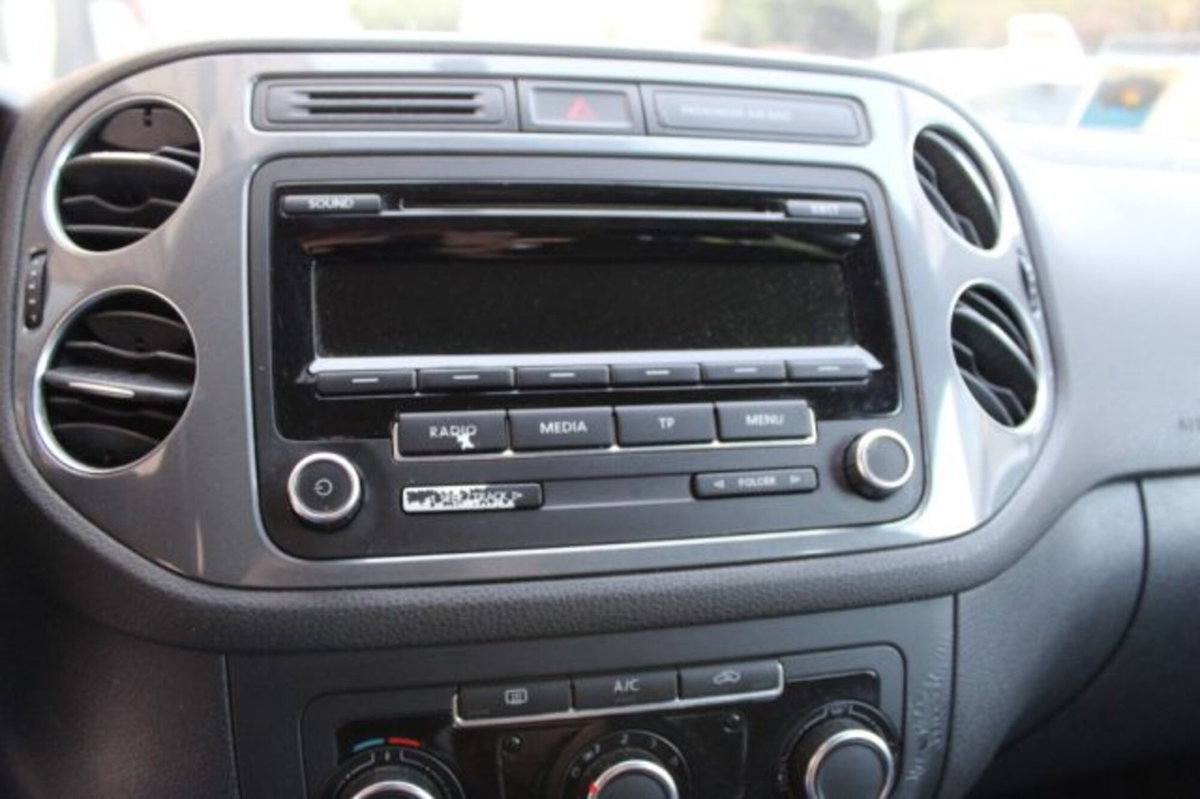 Volkswagen Tiguan 2.0 TDI 110 CV Sport & Style BlueMotion Technology (11)