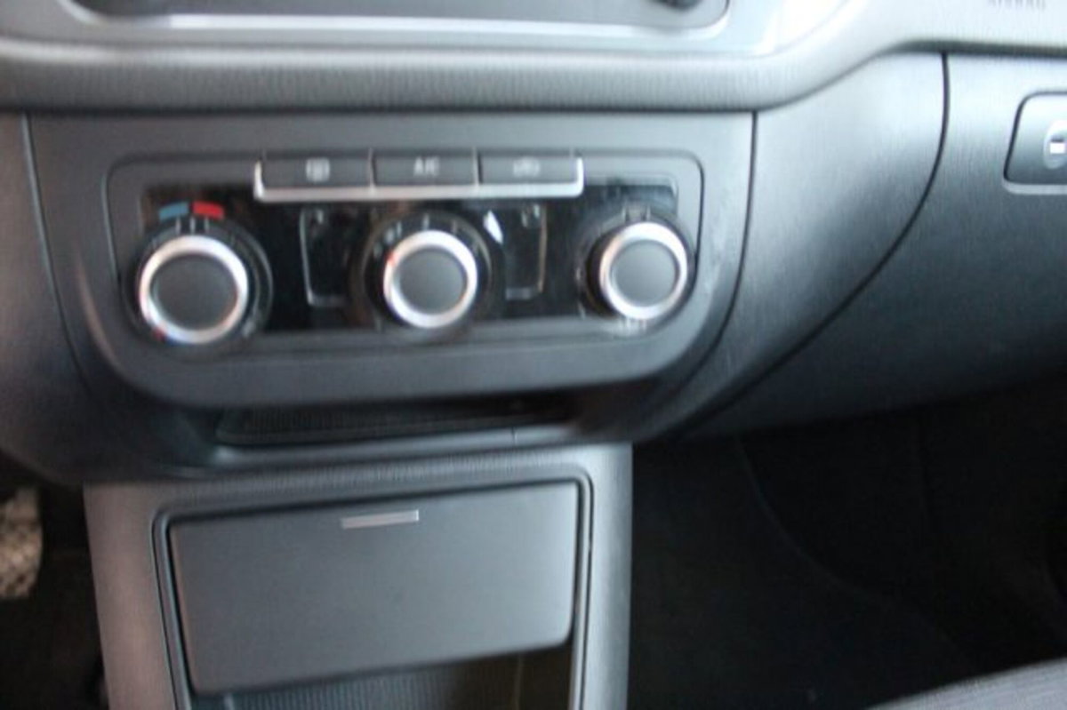Volkswagen Tiguan 2.0 TDI 110 CV Sport & Style BlueMotion Technology (12)