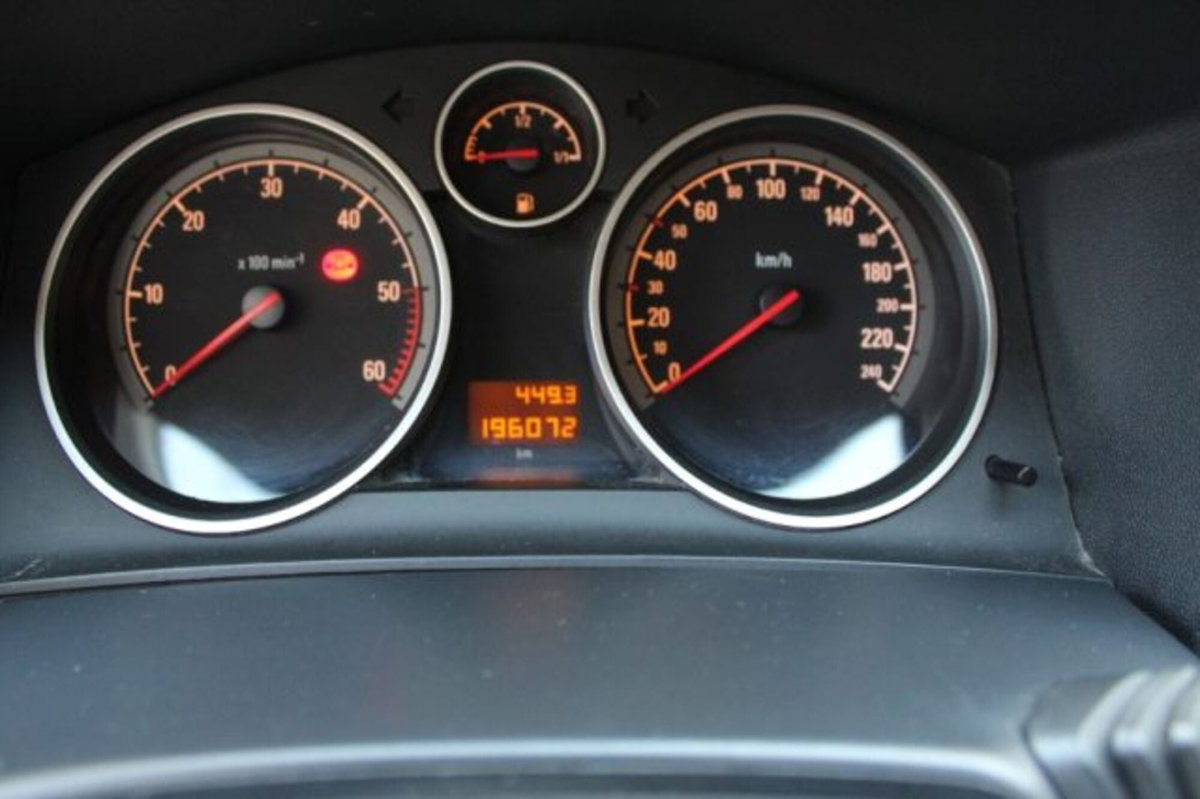 Opel Astra 1.7 CDTI 110CV 5 porte Cosmo (10)