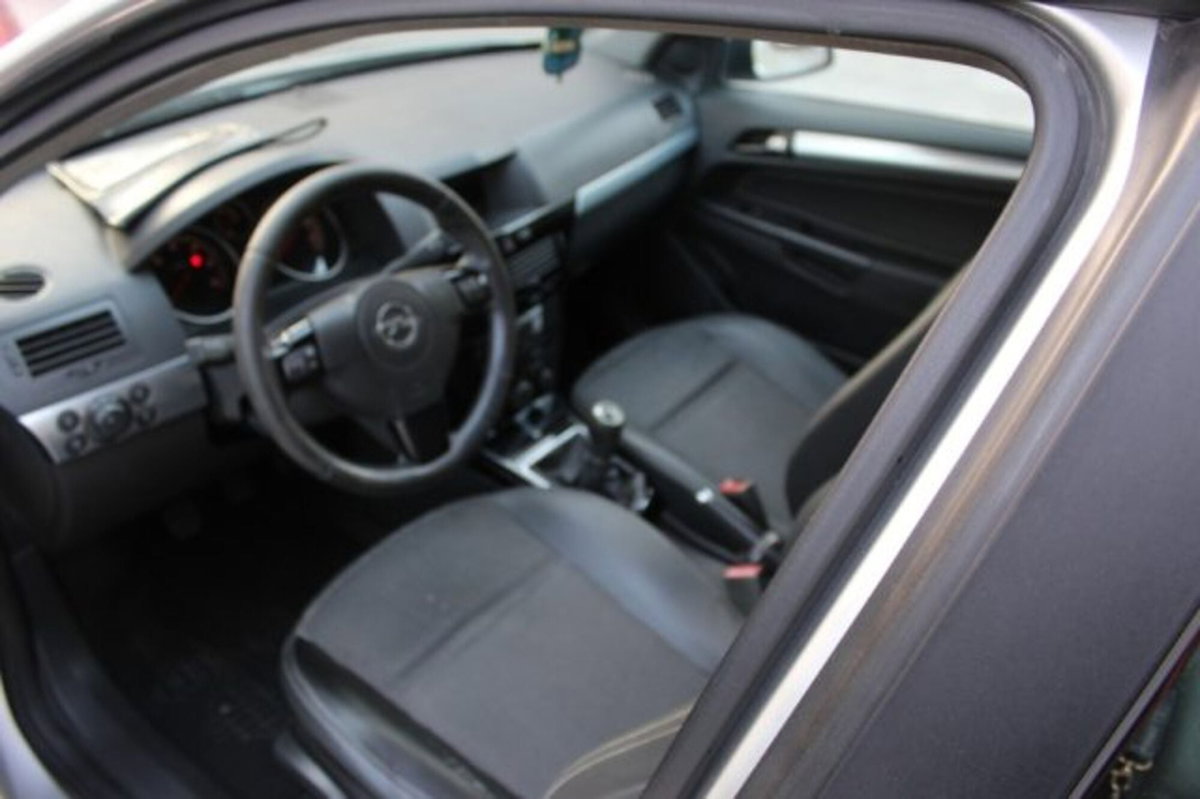 Opel Astra 1.7 CDTI 110CV 5 porte Cosmo (8)
