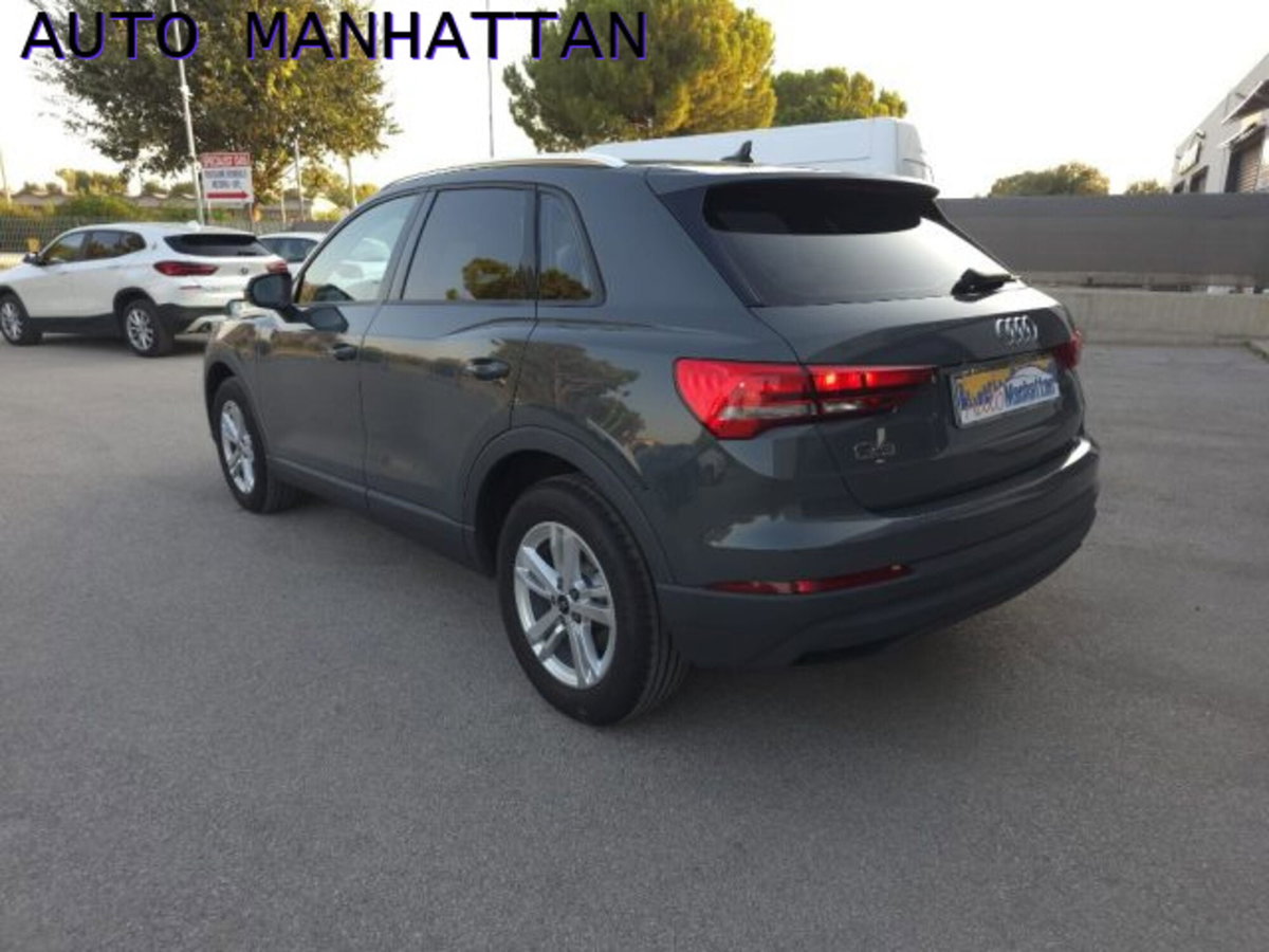 Audi Q3 2.0 TDI 150 CV (3)