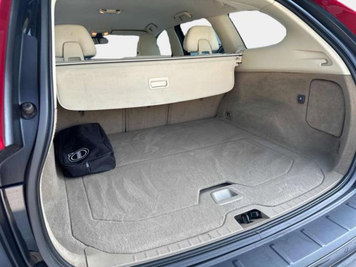 Volvo XC60 D5 AWD Geartronic Summum (14)