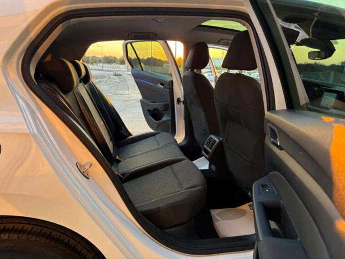 Volkswagen Golf Variant 2.0 TDI SCR DSG Life (13)