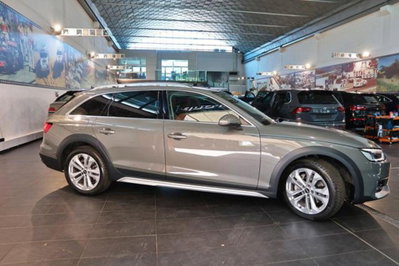 Audi A4 Allroad Allroad 40 2.0 tdi mhev Identity Contrast quattro 204cv s-tronic (10)