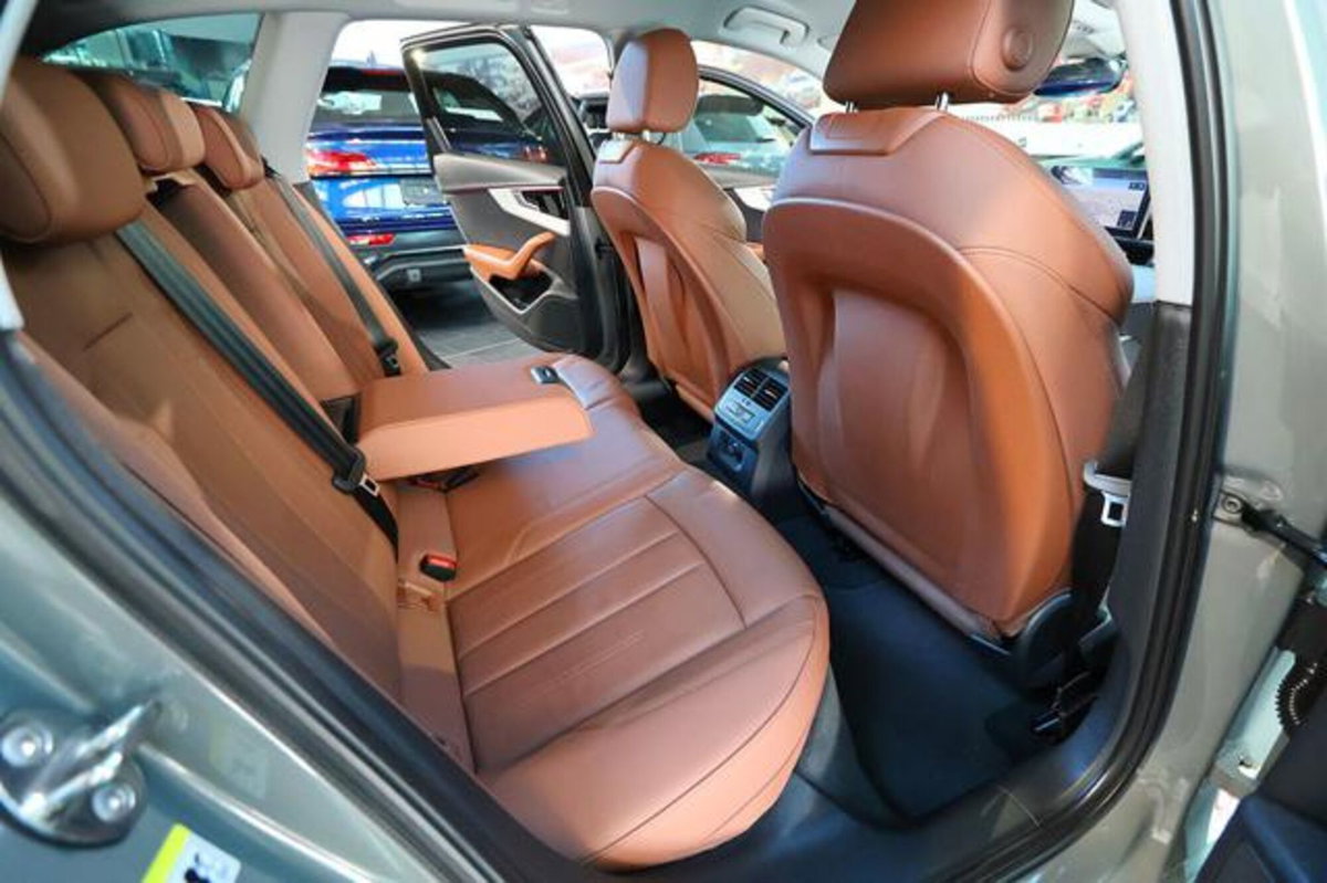 Audi A4 Allroad Allroad 40 2.0 tdi mhev Identity Contrast quattro 204cv s-tronic (19)