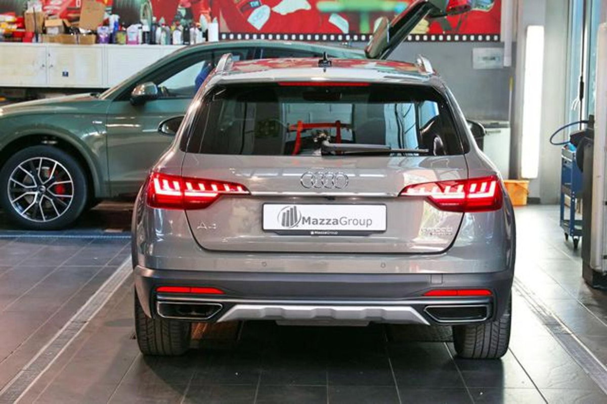 Audi A4 Allroad Allroad 40 2.0 tdi mhev Identity Contrast quattro 204cv s-tronic (4)