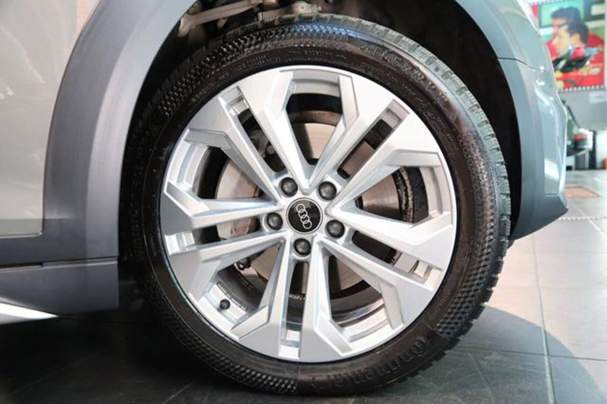 Audi A4 Allroad Allroad 40 2.0 tdi mhev Identity Contrast quattro 204cv s-tronic (6)