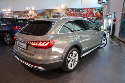 Audi A4 Allroad Allroad 40 2.0 tdi mhev Identity Contrast quattro 204cv s-tronic (9)
