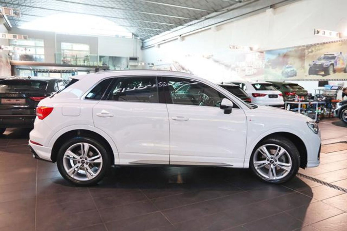 Audi Q3 35 2.0 tdi s-tronic (10)