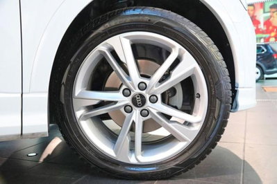 Audi Q3 35 2.0 tdi s-tronic (6)