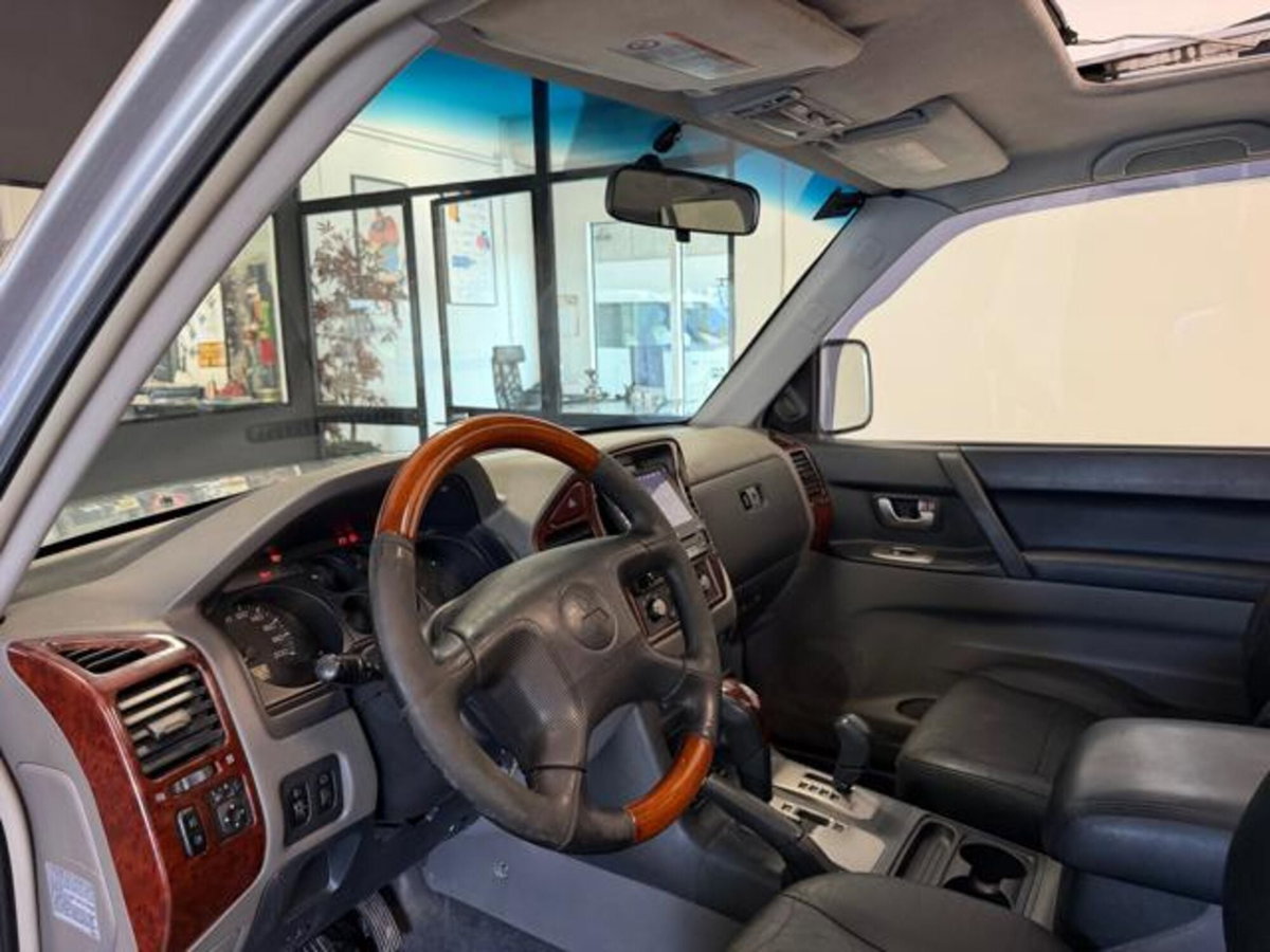 Mitsubishi Pajero 3.2 16V DI-D 3p. GLS1 (10)