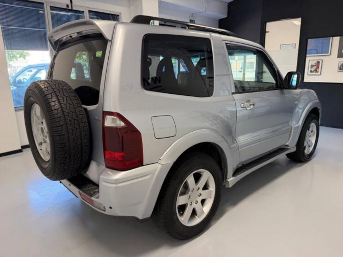 Mitsubishi Pajero 3.2 16V DI-D 3p. GLS1 (5)