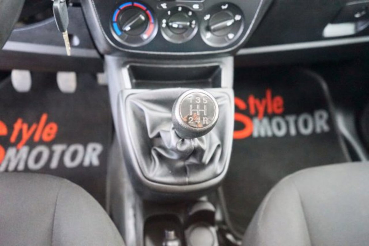 Fiat Fiorino Furgone cargo 1.3 mjt 95cv SX (11)