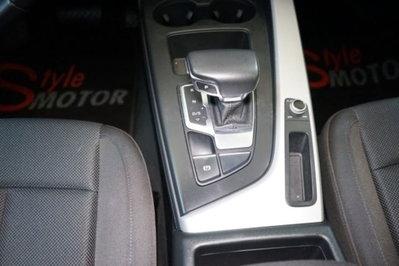 Audi A4 Avant 30 TDI/136 CV S tronic Business Advanced (10)