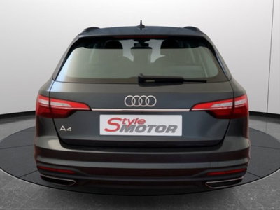 Audi A4 Avant 30 TDI/136 CV S tronic Business Advanced (17)