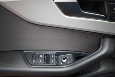 Audi A4 Avant 30 TDI/136 CV S tronic Business Advanced (18)
