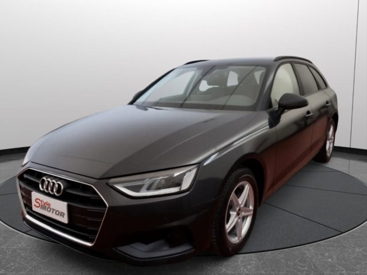 Audi A4 Avant 30 TDI/136 CV S tronic Business Advanced (2)
