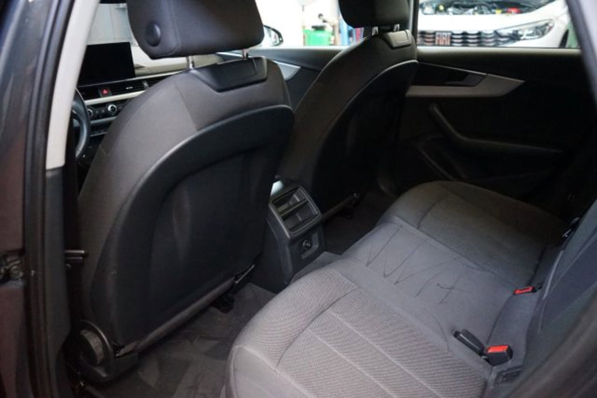 Audi A4 Avant 30 TDI/136 CV S tronic Business Advanced (20)