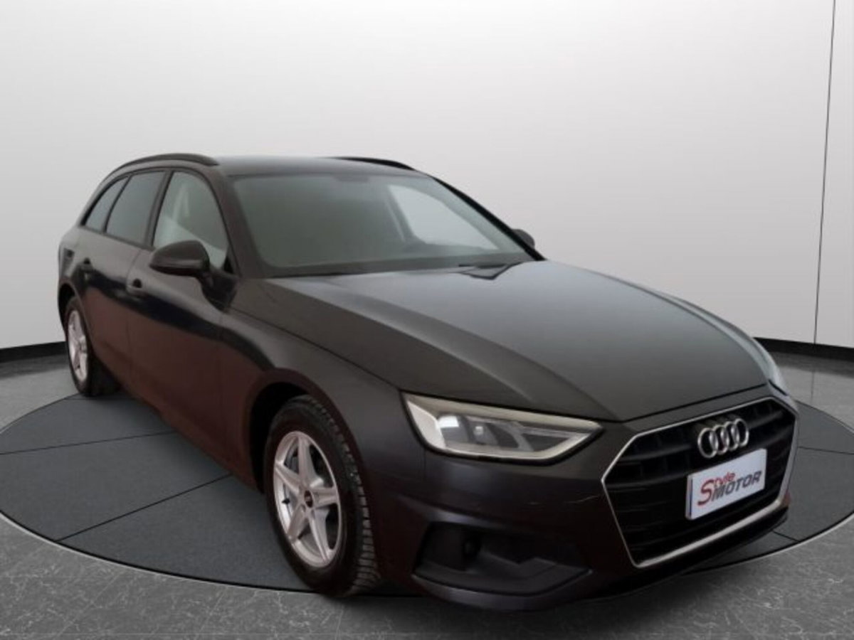 Audi A4 Avant 30 TDI/136 CV S tronic Business Advanced (3)