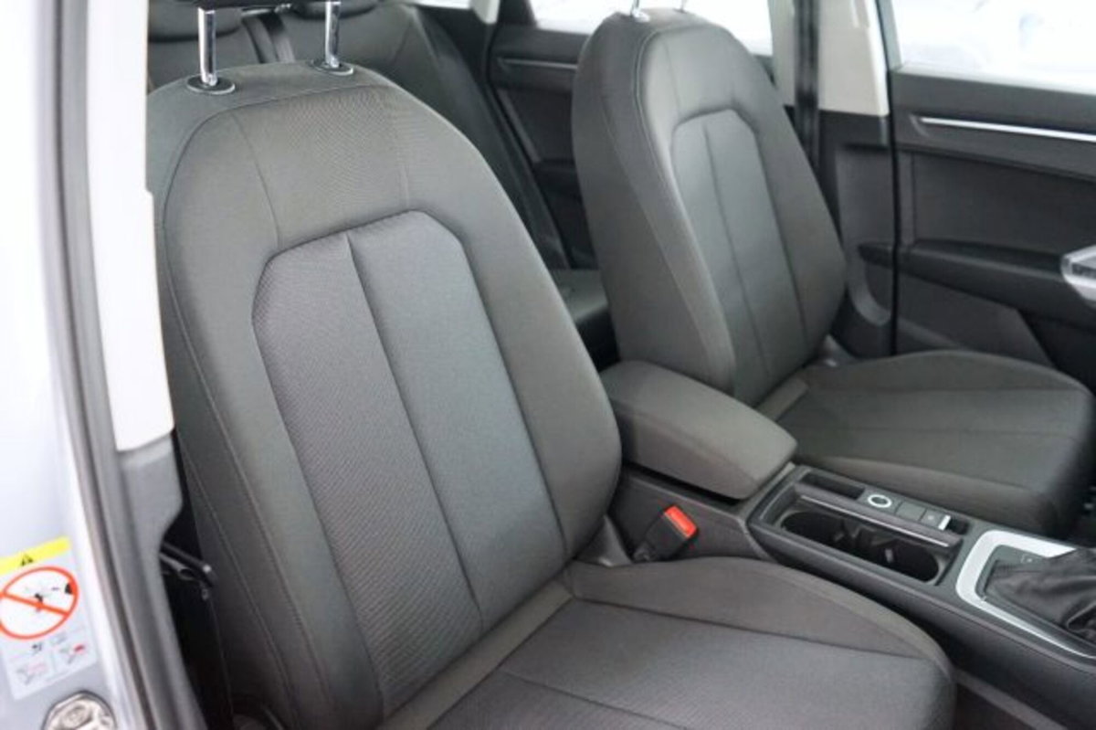 Audi Q3 35 TDI quattro S tronic Business (14)