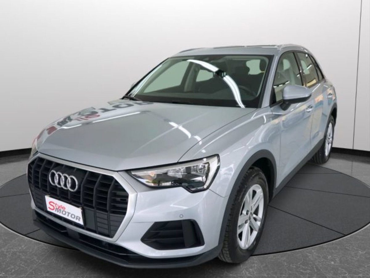 Audi Q3 35 TDI quattro S tronic Business (2)
