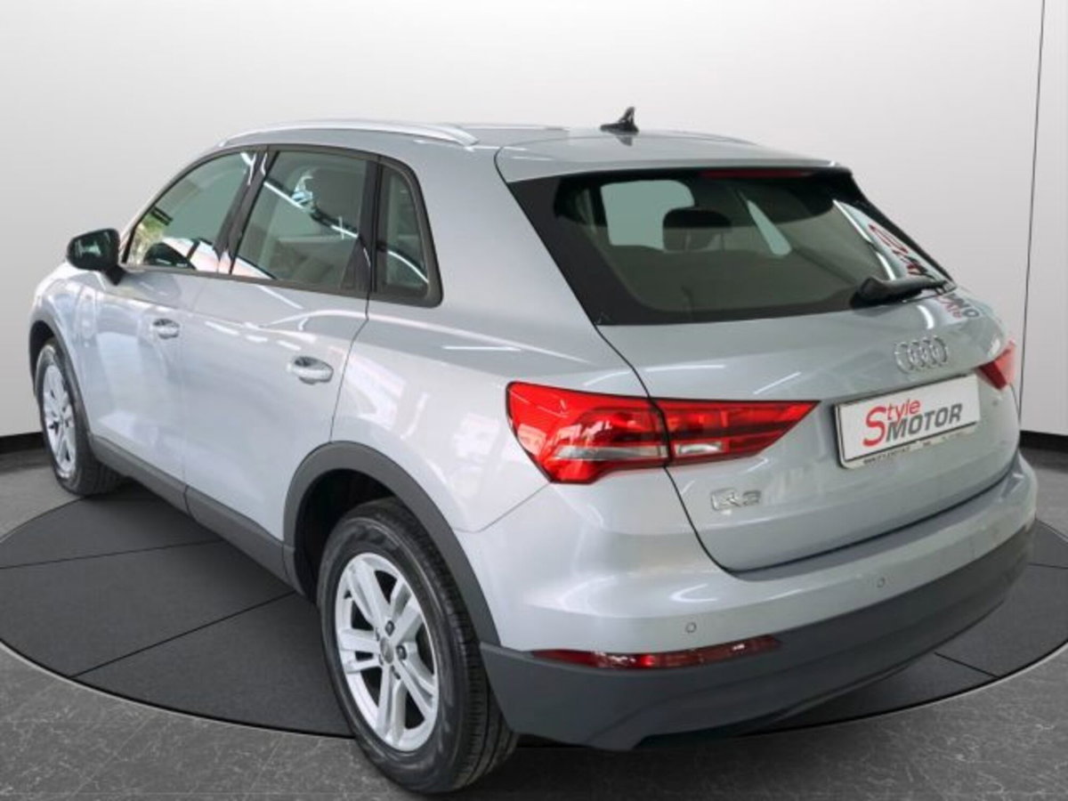 Audi Q3 35 TDI quattro S tronic Business (3)
