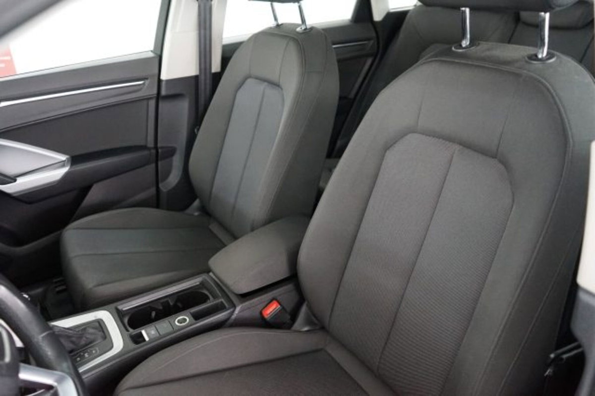 Audi Q3 35 TDI quattro S tronic Business (7)