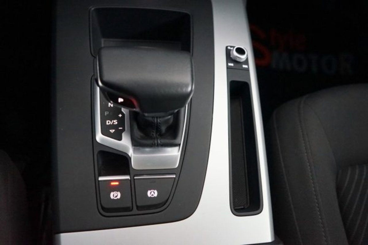 Audi Q5 40 TDI 204 CV quattro S tronic Business (9)
