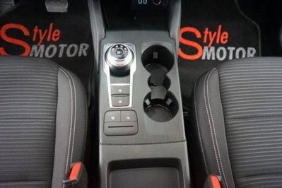 Ford Kuga 2.5 Full Hybrid 190 CV CVT 2WD ST-Line Design (10)