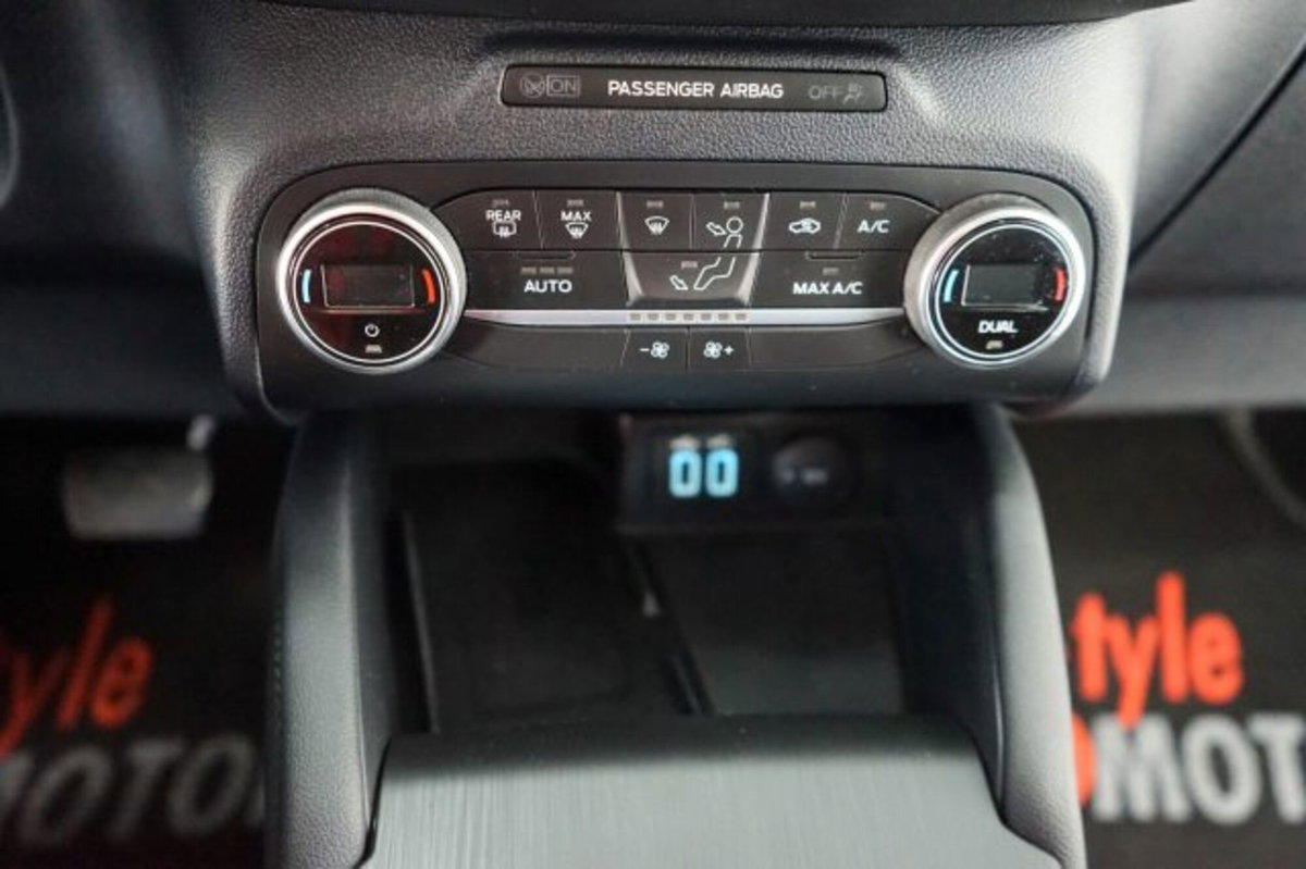 Ford Kuga 2.5 Full Hybrid 190 CV CVT 2WD ST-Line Design (8)