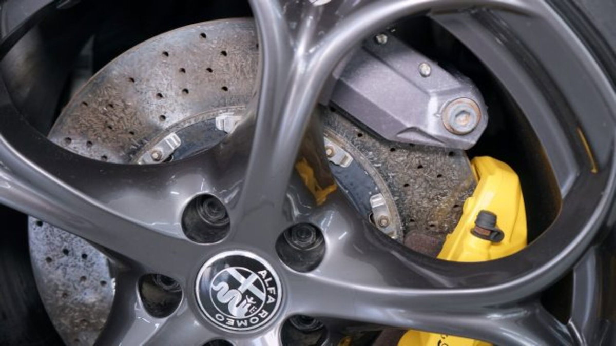 Alfa Romeo Giulia 2.9 T V6 Quadrifoglio (10)