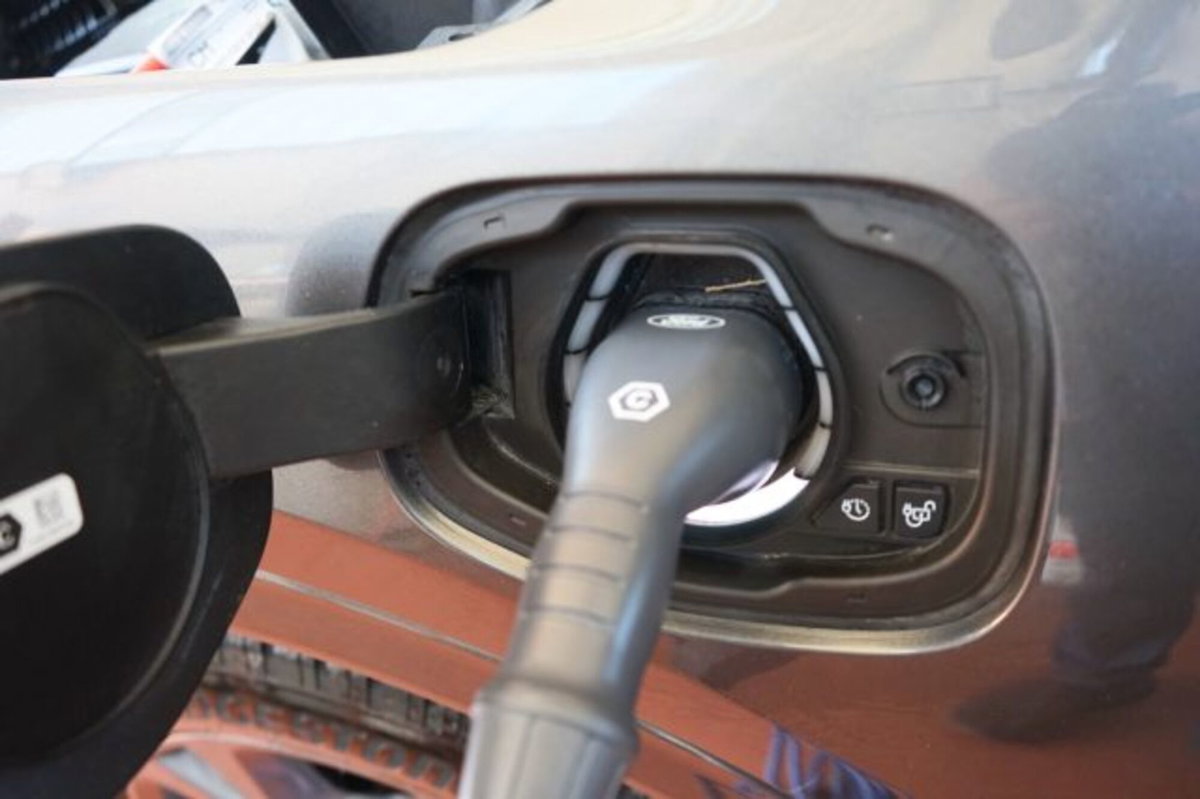 Ford Kuga 2.5 Full Hybrid 190 CV CVT 2WD ST-Line Design (10)