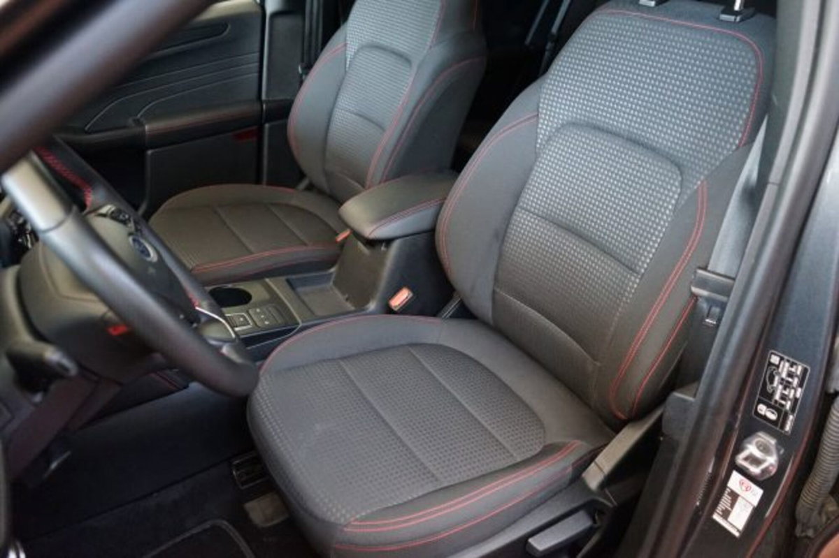 Ford Kuga 2.5 Full Hybrid 190 CV CVT 2WD ST-Line Design (11)