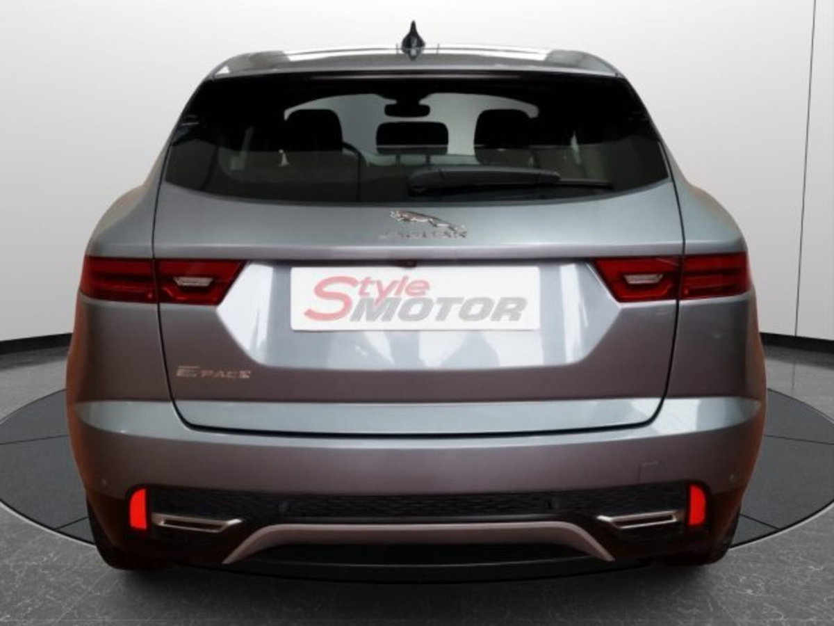 Jaguar E-Pace 2.0D I4 163 CV AWD Auto (16)