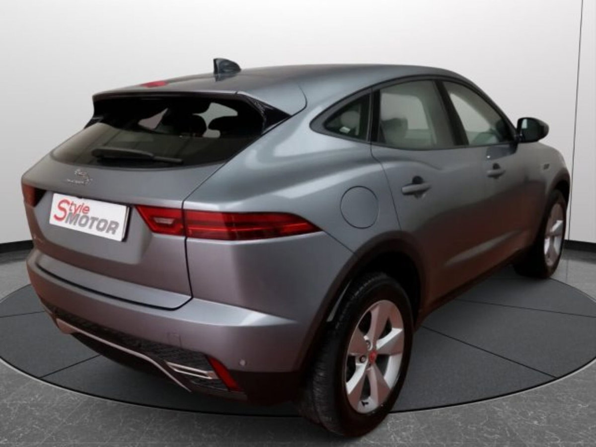 Jaguar E-Pace 2.0D I4 163 CV AWD Auto (17)